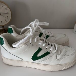 TRETORN Women's Stadium 2.0 Sneaker 8.5 leather great condition white/green
